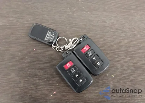 2018 Toyota Highlander Xle z USA, uszkodzony, nr VIN 5TDJZRFH2JS528116